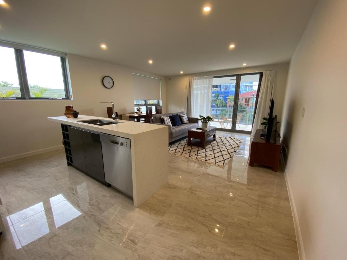 Serenity Surfers Paradise Gold Coast Exterior photo