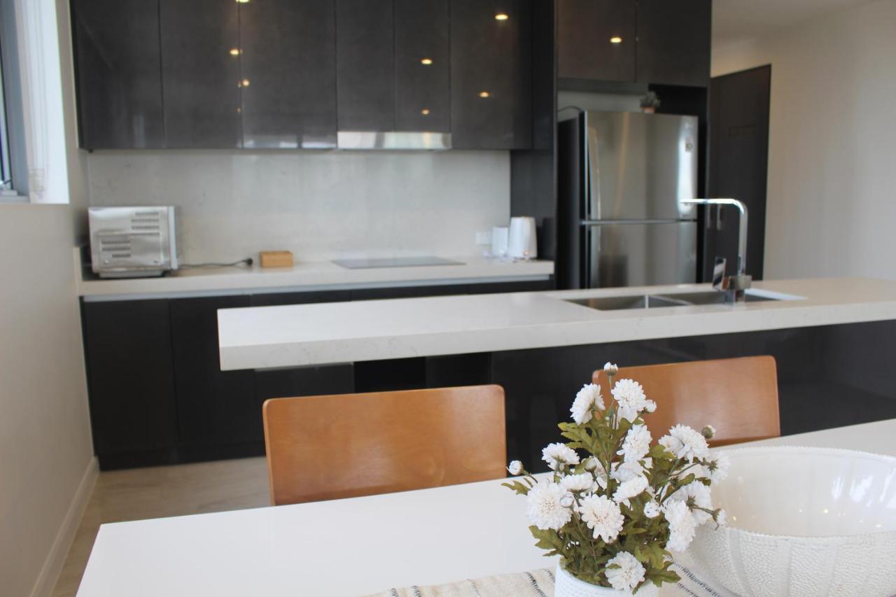 Serenity Surfers Paradise Gold Coast Exterior photo