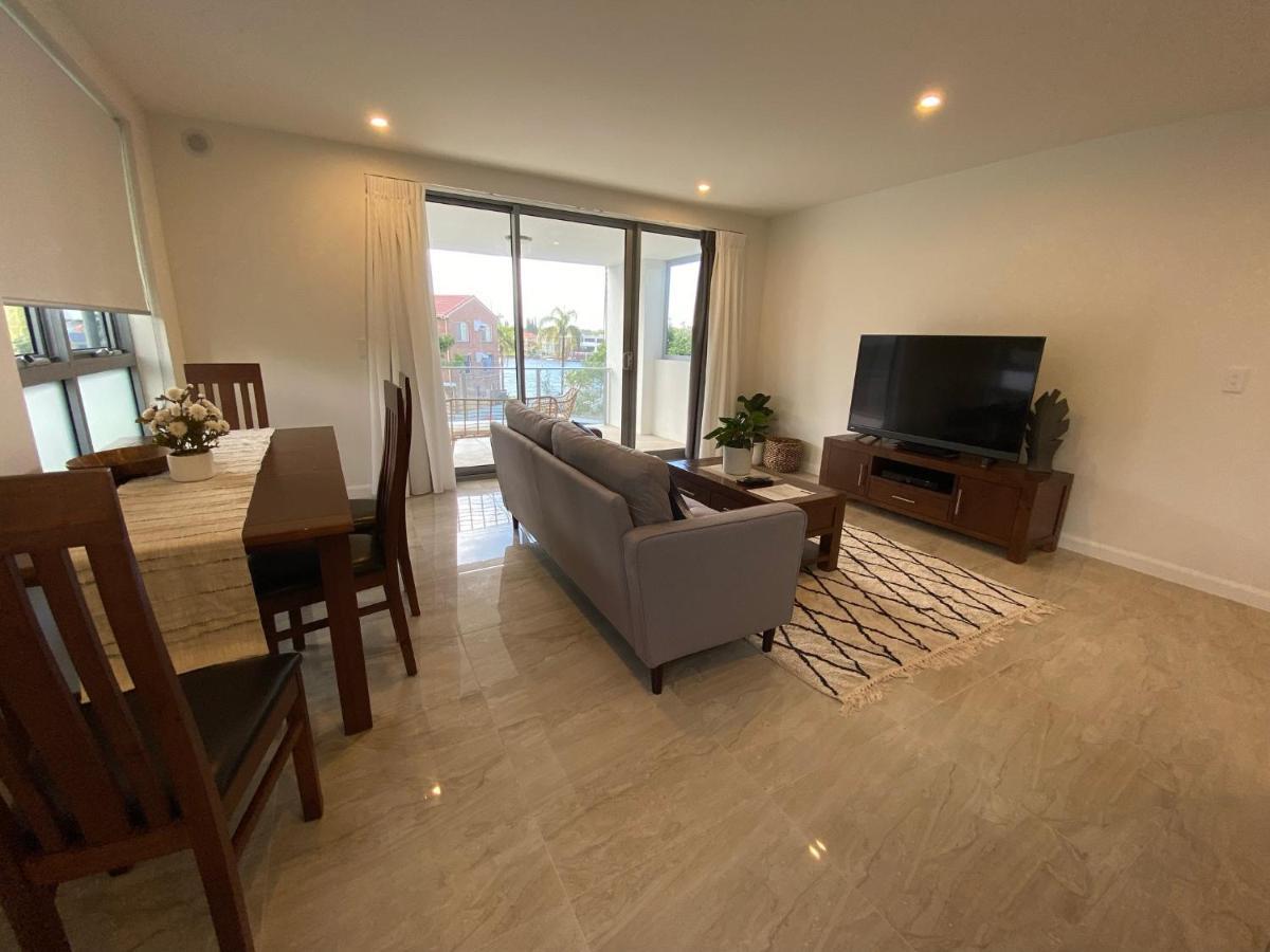 Serenity Surfers Paradise Gold Coast Exterior photo