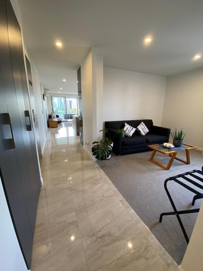 Serenity Surfers Paradise Gold Coast Exterior photo