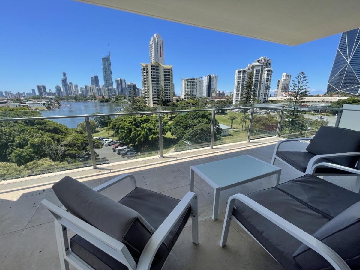 Serenity Surfers Paradise Gold Coast Exterior photo