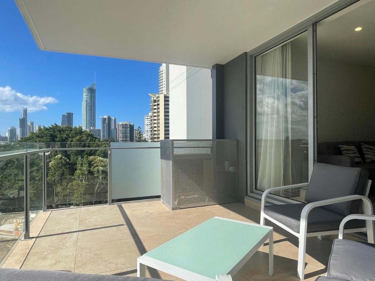 Serenity Surfers Paradise Gold Coast Exterior photo
