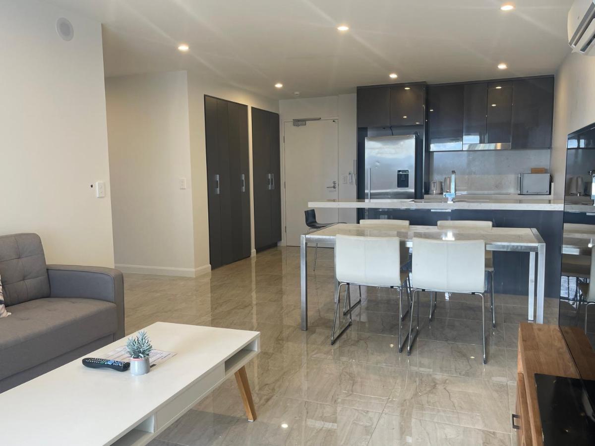 Serenity Surfers Paradise Gold Coast Exterior photo