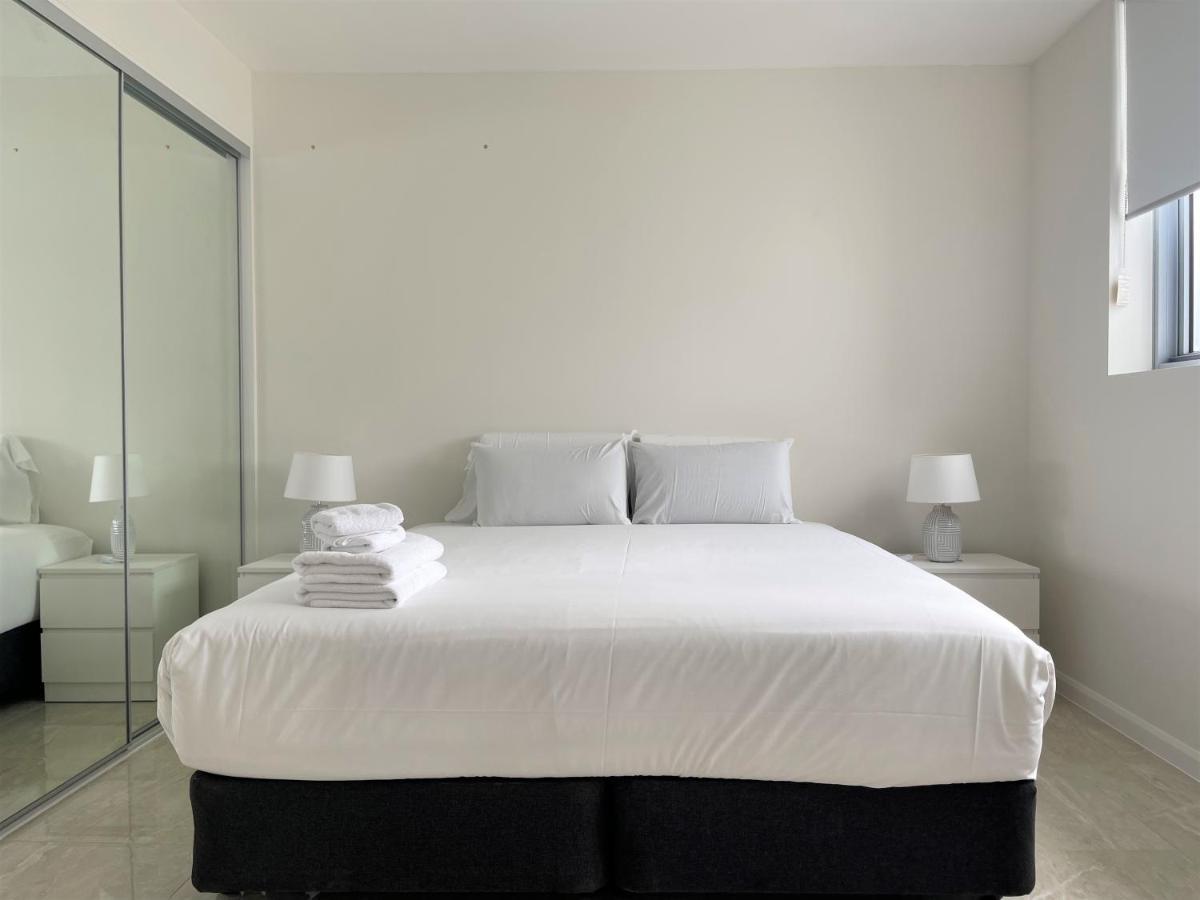 Serenity Surfers Paradise Gold Coast Exterior photo